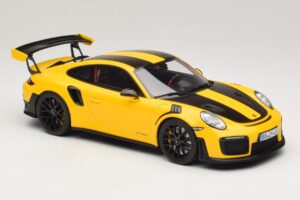 Porsche 911 GT2 RS 991.2 Nurburgring Lap Record Жълт GT Spirit 1:18 GT972 Смола — снимка 4 от 6