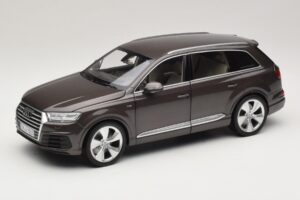 Audi Q7 4M Argus Brown Minichamps 1:18 5011407615 Метал