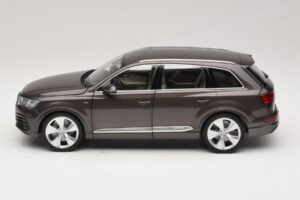 Audi Q7 4M Argus Brown Minichamps 1:18 5011407615 Метал — снимка 4 от 8