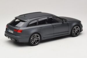 Audi RS6 C7 Avant Daytona Grey Minichamps 1:18 5011216225 Метал — снимка 2 от 8