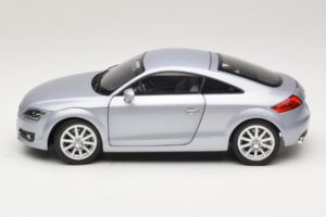 Audi TT 8N Silverblue Metallic Minichamps 1:18 100015020 Метал — снимка 4 от 8