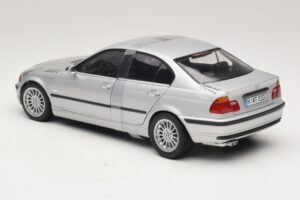 BMW 3-Series E46 6-Cylinder Сребърен UT Models 1:18 20512 Метал — снимка 5 от 6