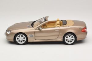 Mercedes SL500 R230 Travertine Beige Norev 1:18 183843 Метал — снимка 5 от 9