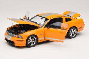 Ford Mustang GT S197 Grabber Orange Metallic AUTOart 1:18 73117-A1 Метал — снимка 2 от 8