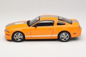 Ford Mustang GT S197 Grabber Orange Metallic AUTOart 1:18 73117-A1 Метал — снимка 4 от 8