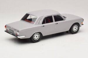GAZ Volga GAZ-24-10 Сив MCG 1:18 MCG18016 Метал — снимка 2 от 6