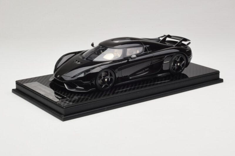 Koenigsegg Regera Черен Карбонов Пакет Бежов Салон FrontiArt 1:18 REMC042 Смола
