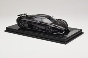 Koenigsegg Regera Черен Карбонов Пакет FrontiArt 1:18 F079-179 Смола — снимка 4 от 7