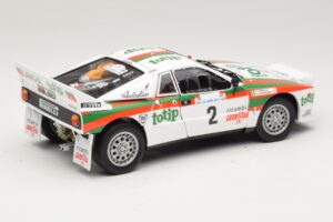 Lancia 037 #2 A. Bettega / M. Perissinot Rally San Marino 1984 Kyosho 1:18 08306F Метал — снимка 3 от 8