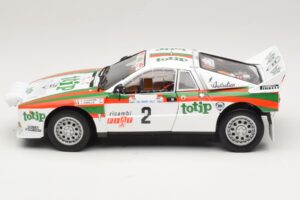 Lancia 037 #2 A. Bettega / M. Perissinot Rally San Marino 1984 Kyosho 1:18 08306F Метал — снимка 4 от 8