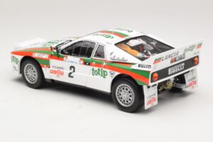 Lancia 037 #2 A. Bettega / M. Perissinot Rally San Marino 1984 Kyosho 1:18 08306F Метал — снимка 7 от 8
