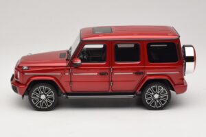 Mercedes G-Class W465 Hyacinth Red Norev 1:18 183037 Метал — снимка 3 от 6