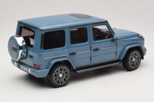 Mercedes G-Class W465 Vintage Blue Norev 1:18 183034 Метал — снимка 2 от 6