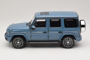 Mercedes G-Class W465 Vintage Blue Norev 1:18 183034 Метал — снимка 3 от 6