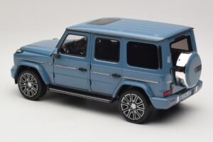 Mercedes G-Class W465 Vintage Blue Norev 1:18 183034 Метал — снимка 5 от 6