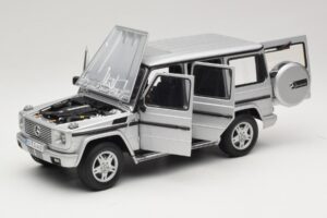 Mercedes G500 W463 LWB Дилърско Издание Сребърен AUTOart 1:18 B66962142 Метал — снимка 2 от 8
