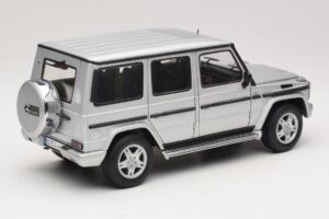Mercedes G500 W463 LWB Дилърско Издание Сребърен AUTOart 1:18 B66962142 Метал — снимка 3 от 8