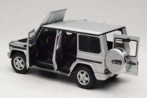 Mercedes G500 W463 LWB Дилърско Издание Сребърен AUTOart 1:18 B66962142 Метал — снимка 5 от 8