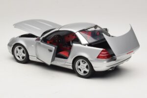 Mercedes SLK230 R170 AMG Родстер Сребърен UT Models 1:18 26152 Метал — снимка 5 от 8