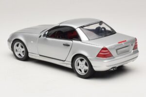 Mercedes SLK230 R170 AMG Родстер Сребърен UT Models 1:18 26152 Метал — снимка 7 от 8