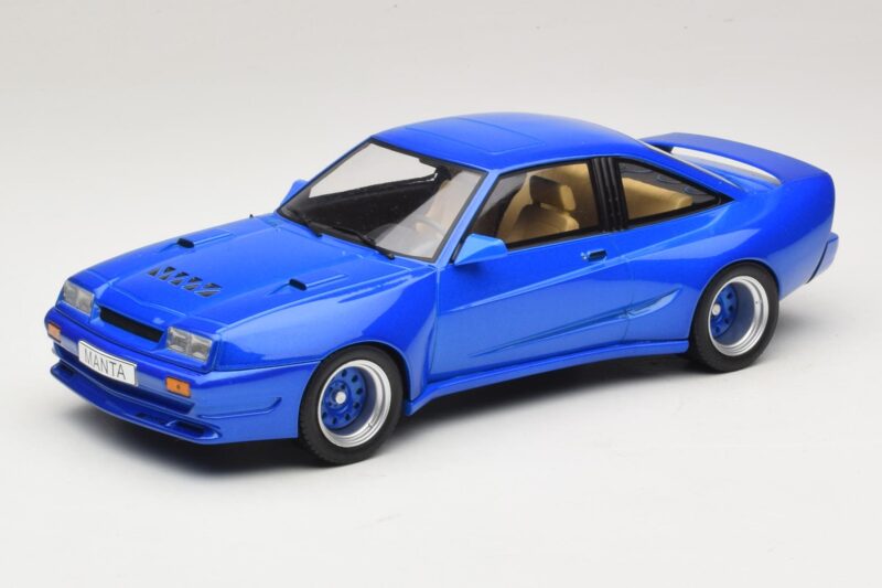 Opel Manta B Син Металик MCG 1:18 MCG18258 Метал