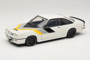 Opel Manta B GT/E Бял Черни Персонализирани Джанти Revell 1:18 08422 Метал