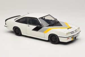 Opel Manta B GT/E Бял Черни Персонализирани Джанти Revell 1:18 08422 Метал — снимка 6 от 8