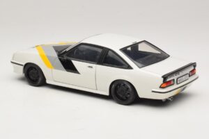 Opel Manta B GT/E Бял Черни Персонализирани Джанти Revell 1:18 08422 Метал — снимка 7 от 8