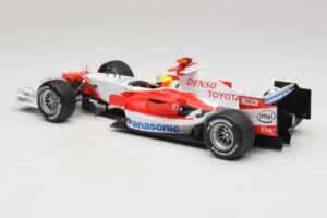 Panasonic Toyota Racing TF106 #12 R. Schumacher 2006 Minichamps 1:18 AM59557K Метал — снимка 5 от 7