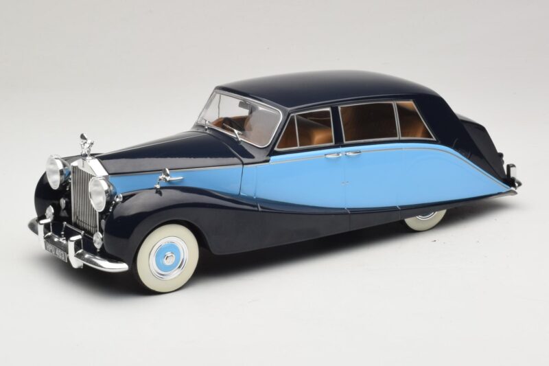 Rolls-Royce Silver Wraith Empress by Hooper Черен & Тъмносин MCG 1:18 MCG18051 Метал