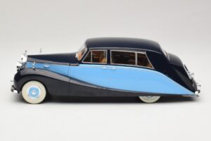 Rolls-Royce Silver Wraith Empress by Hooper Черен & Тъмносин MCG 1:18 MCG18051 Метал — снимка 3 от 6