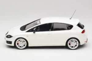 SEAT Leon Cupra R Mk2 Бял Otto 1:18 OT1332 Смола — снимка 3 от 6