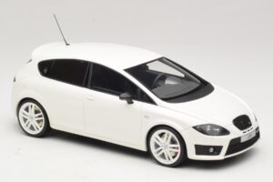 SEAT Leon Cupra R Mk2 Бял Otto 1:18 OT1332 Смола — снимка 4 от 6