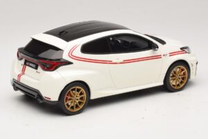 Toyota GR Yaris TGR Italy Лимитирано Издание Pure White Otto 1:18 OT1183 Смола — снимка 2 от 6