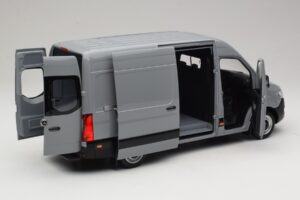 Mercedes Sprinter Сив Norev 1:18 183042 Метал — снимка 2 от 8
