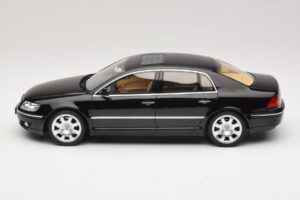 Volkswagen Phaeton 3D 6.0 W12 Черен Otto 1:18 OT1266 Смола — снимка 3 от 6