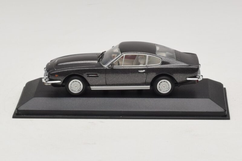 Aston Martin DBS On Her Majesty's Secret Service Резервна Кутия Minichamps 1:43 436137600-R1 Метал