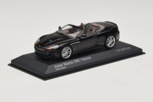 Aston Martin DBS Volante Черен Металик Minichamps 1:43 400137930 Метал — снимка 2 от 4