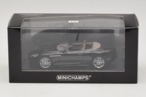 Aston Martin DBS Volante Черен Металик Minichamps 1:43 400137930 Метал — снимка 4 от 4