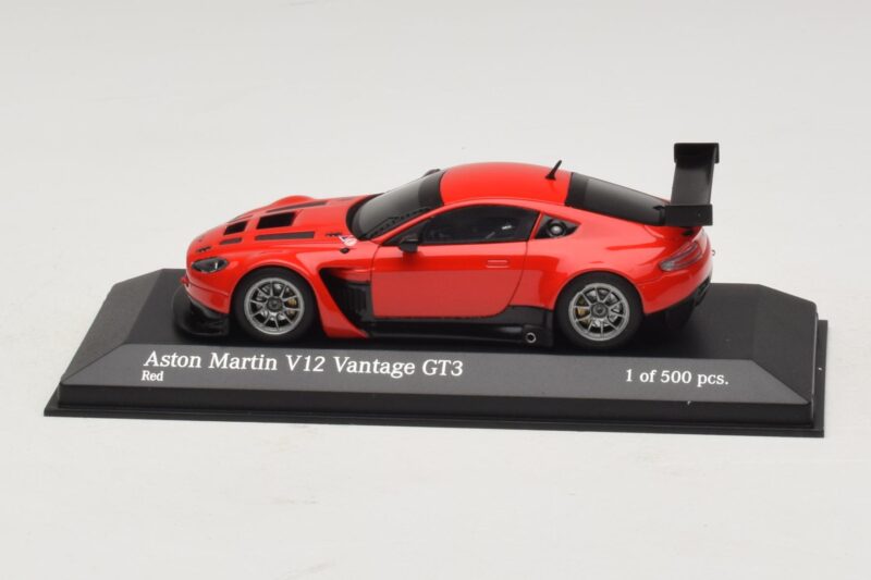 Aston Martin V12 Vantage GT3 Червен Minichamps 1:43 4371121392 Метал