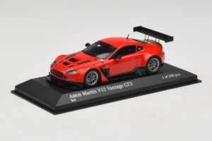 Aston Martin V12 Vantage GT3 Червен Minichamps 1:43 4371121392 Метал — снимка 2 от 4