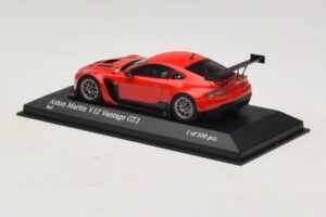 Aston Martin V12 Vantage GT3 Червен Minichamps 1:43 4371121392 Метал — снимка 3 от 4