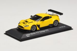 Aston Martin V12 Vantage GT3 Жълт Minichamps 1:43 437121391 Метал — снимка 2 от 4
