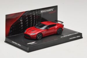 Aston Martin V12 Zagato Червен Minichamps 1:43 437137220 Метал — снимка 2 от 5