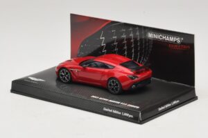 Aston Martin V12 Zagato Червен Minichamps 1:43 437137220 Метал — снимка 3 от 5