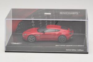 Aston Martin V12 Zagato Червен Minichamps 1:43 437137220 Метал — снимка 4 от 5
