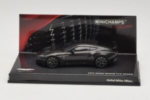 Aston Martin V12 Zagato Scintilla Silver Minichamps 1:43 437137221 Метал