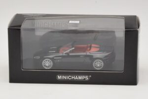 Aston Martin V8 Vantage Roadster Черен Металик Minichamps 1:43 400137431 Метал — снимка 4 от 4