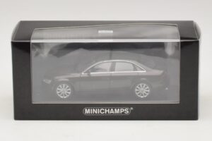 Audi A4 B8 Кафяв Металик Minichamps 1:43 410011000 Метал — снимка 3 от 3