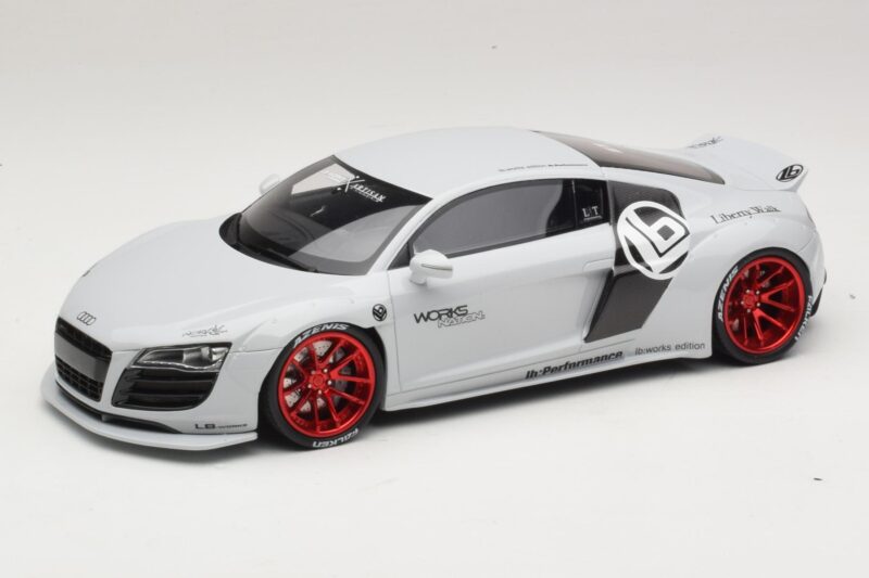 Audi R8 42 Liberty Walk Бял GT Spirit 1:18 GT325 Смола